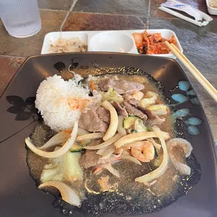 Duruchigi combination plate (beef, shrimp, and squid) with bancha