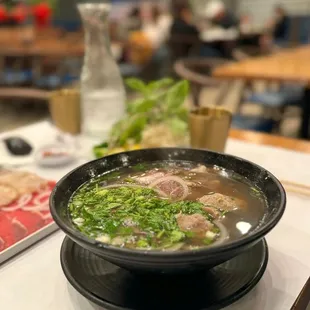 Premium pho: ribeye, beef balls, &amp; brisket (Tai, Bo Vien, Nam)  - good &amp; hot pho!