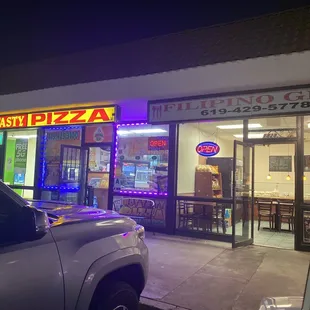 the outside of a restaurant