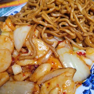 Szechuan chicken with chow mein