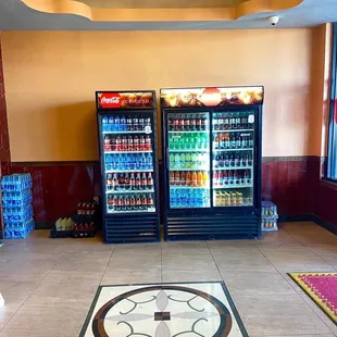the inside of a fast food restaurant