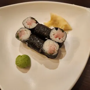 Simple Hamachi, scallion roll