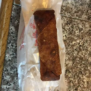 Nasty burnt re-fried egg roll that tasted like it was fried in old oil.