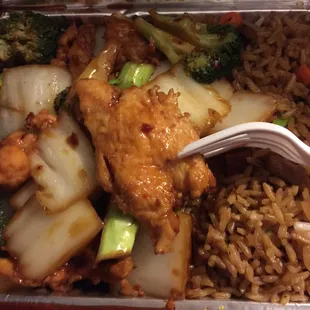 Special Combination: I requested white meat chicken, spicy Sichuan sauce, broccoli, cabbage. Came with pork fried rice and eggroll. Delish!
