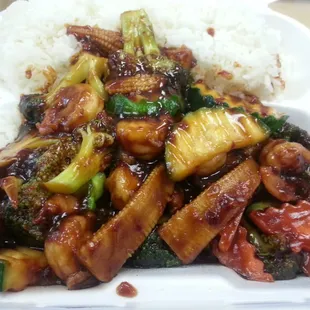 Hunan Shrimp Lunch Special.  Also comes with soup, egg roll or soda.  Great deal!