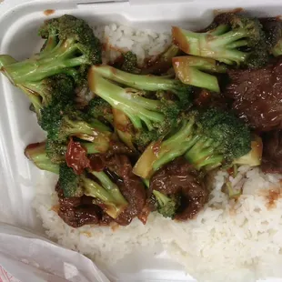 Beef and Broccoli Lunch Special with eggroll.