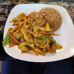 Curry beef and onion with fried rice