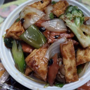 Bean Curd Hunan Style comes with steamed white rice
