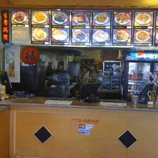 the inside of a fast food restaurant