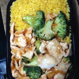 Lunch chicken and broccoli