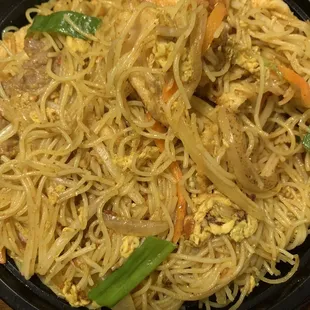 Singapore noodles that smell like feet