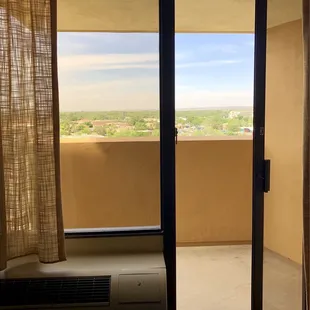 Great balcony with view of the city