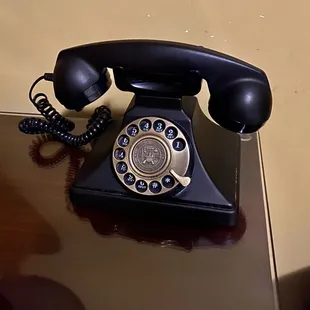 Operating phone with operator