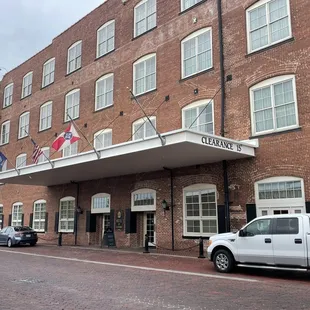 Perfect neighborhood to walk around and catch the vibe of Wichita