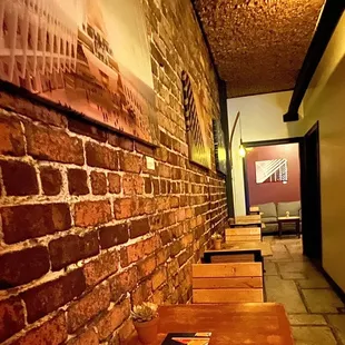 More tables-for-2 as you head twds the back