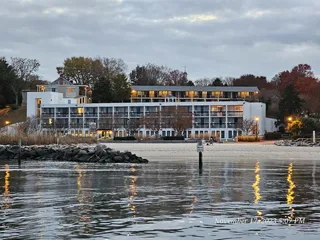 Yorktown Beach Hotel