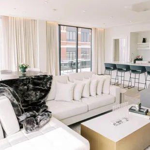 Turret Presidential Suite @ North by Hotel Covington