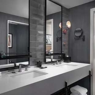 Corner King Vanity