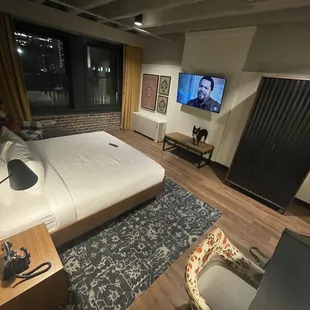 King bed, city view, desk space.