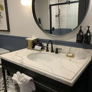Bathroom sink