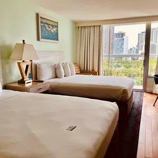 Silver Two Queens Room