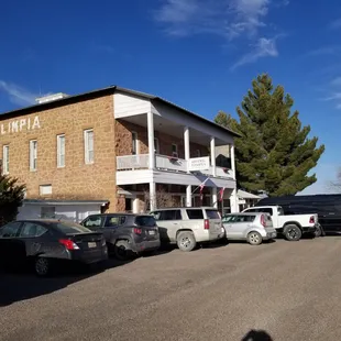 Front of Hotel Limpia