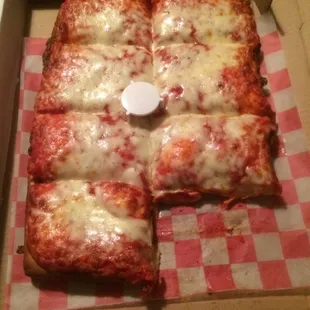 Hotel Loyal - Pizza in Latrobe, PA!