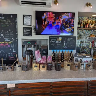 Oatmeal bar with toppings