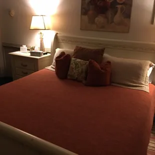 Nice and comfortable king size bed