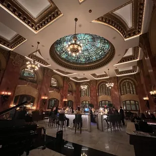 Main bar