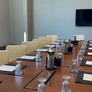 Noctua meeting room.