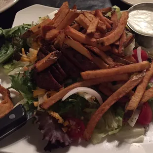 Pittsburgh salad w/ sirloin (sans cucumber)