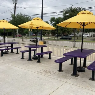 Only 3 tables for an outdoor dining