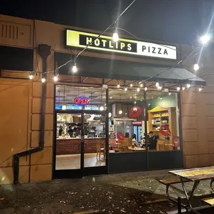 Hotlips store front