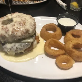 Green Chili Mac and Cheese Burger