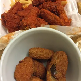 Buffalo wings (x12) and Jalapeño poppers