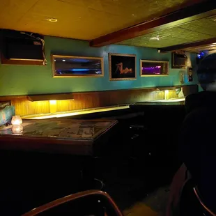 Shuffle board