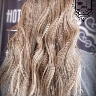 Hotsy Totsy Salon
1495 Cipriani Loop #120
Monument, CO 80132https://hotsytotsysalon.com
719-422-9713