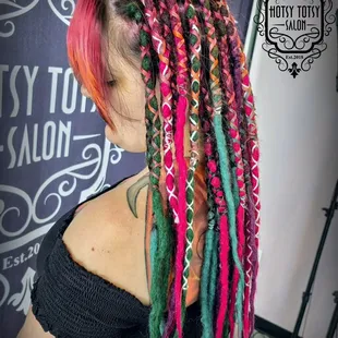 Hotsy Totsy Salon
1495 Cipriani Loop #120
Monument, CO 80132https://hotsytotsysalon.com
719-422-9713