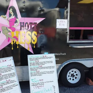 This wonderful HOTT MESS of yummy food was our vote for MOST UNIQUE at the Worlds Largest Food Truck Festival 2 in Tampa