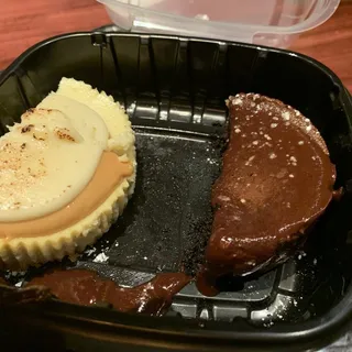 VANILLA BEAN CHEESECAKE