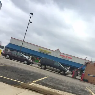 Right there in the parking lot. Hounds Hot Dogs!