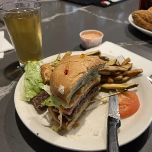 Hour-Glass Pub and Eatery