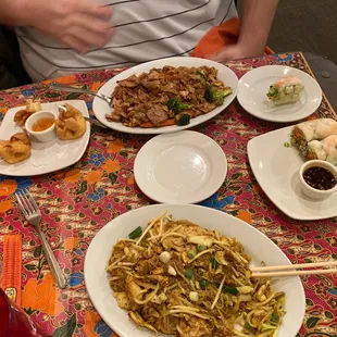 Singapore noodle, Crab Rangoon(5) Summer Rolls(4) Pad See Eyew Always good!