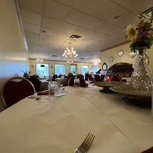 sushi and sashimi, interior