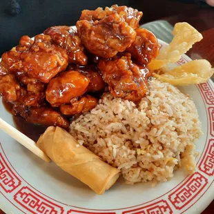 General Tso chicken lunch special ($10.50)