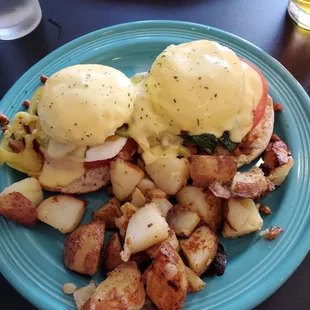 Eggs Benedict.   Absolutely delish.....Huge portion.