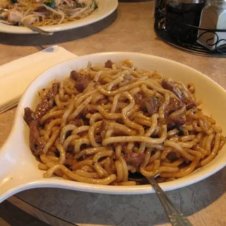 Shredded Beef with Black Pepper Sauce Spaghetti