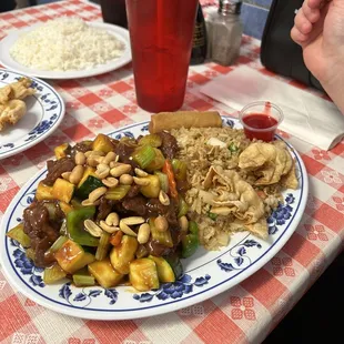 Food was amazing. 5/5 stars, will continue to come back.