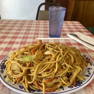 Chicken Lo Mein